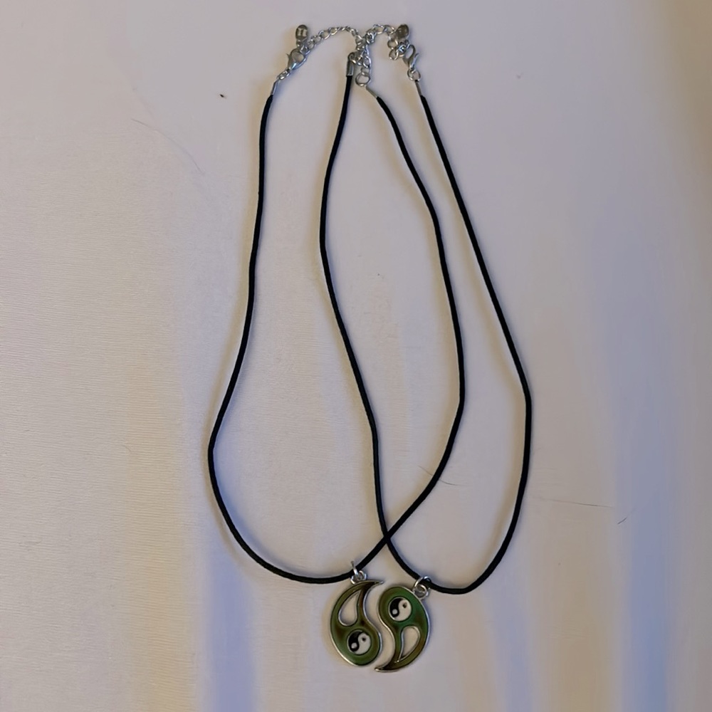 Mood neclace/best friends neclace